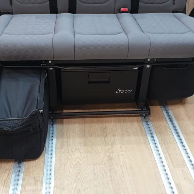 Sport- Reisetaschen und Kühlschrank unter Sitzbank SB Komfort