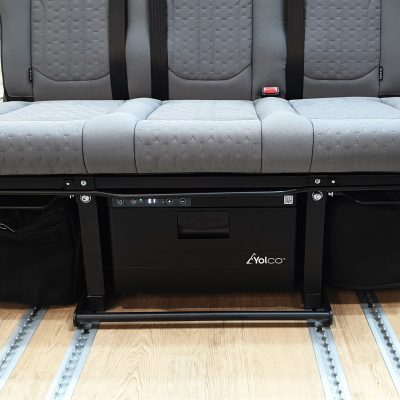 Sport- Reisetaschen und Kühlschrank unter Sitzbank SB Komfort.2